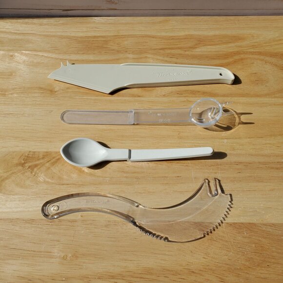 VTG Tupperware Party Game Gifts Kitchen Gadgets Fun And Quirky Kitchen Tools Set - Picture 1 of 7